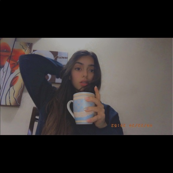 Liana Avizov - Poshmark Profile Picture of Liana Avizov (@lianaavi) on Poshmark