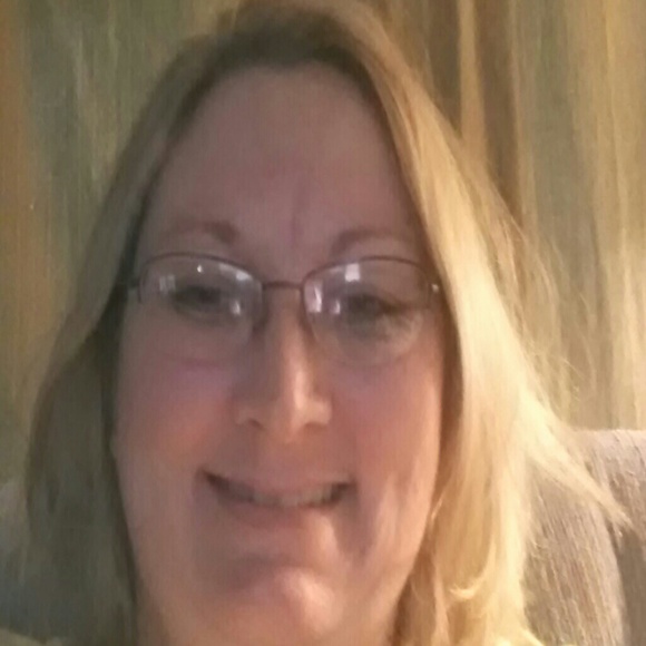 Profile Picture of Angie Butler (@77christine) on Poshmark