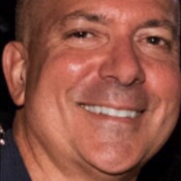 Profile Picture of David Parente (@da_vid5151) on Poshmark
