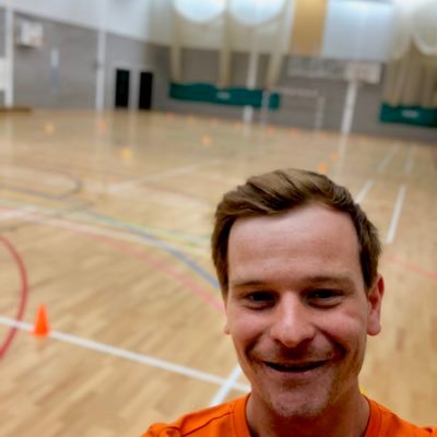 Profile Picture of James Urie (@JamesUrie2) on Twitter