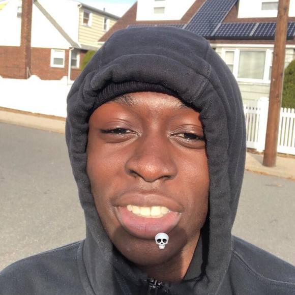 Profile Picture of David Adetula (@davidadetula) on Poshmark
