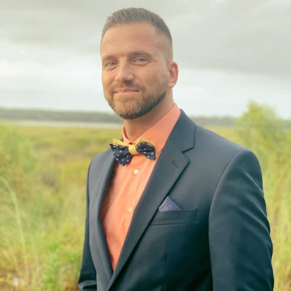 Profile Picture of Kyle Pekas (@kylepekas) on Poshmark