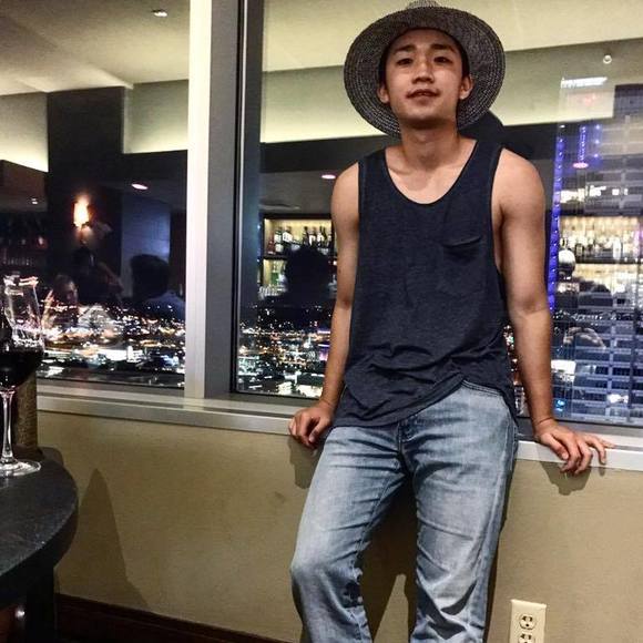 Profile Picture of Yohan Eom (@yohaneom) on Poshmark