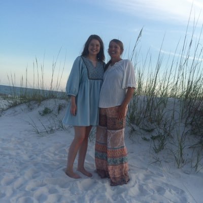 Profile Picture of Tina Halbert (@__tinahalbert) on Twitter