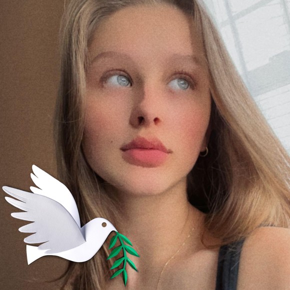 Profile Picture of Olivia Roginski (@liviroginski) on Poshmark