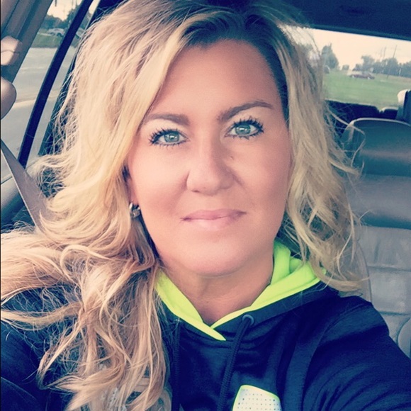 Profile Picture of Trina Underdonk (@underdonk18) on Poshmark