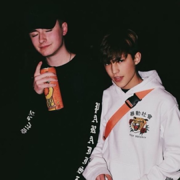 Andrew Spacey - Poshmark Profile Picture of Andrew Spacey (@andrewspacey) on Poshmark