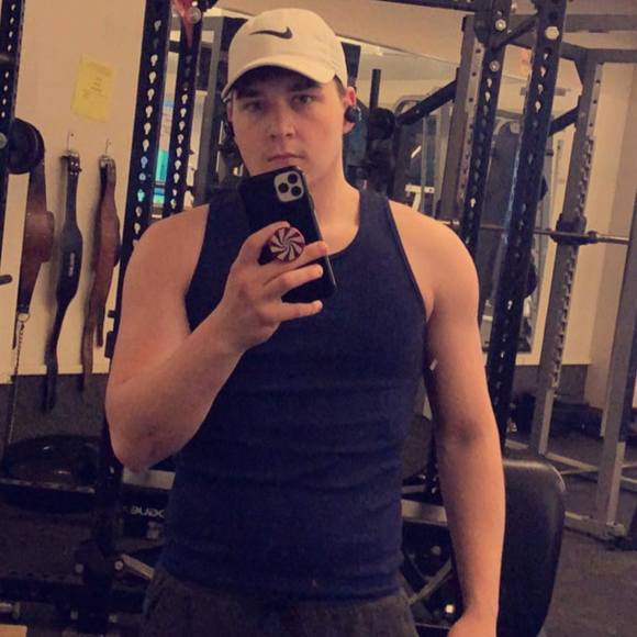 Profile Picture of James Huggins jr. (@hugginsjames03) on Poshmark