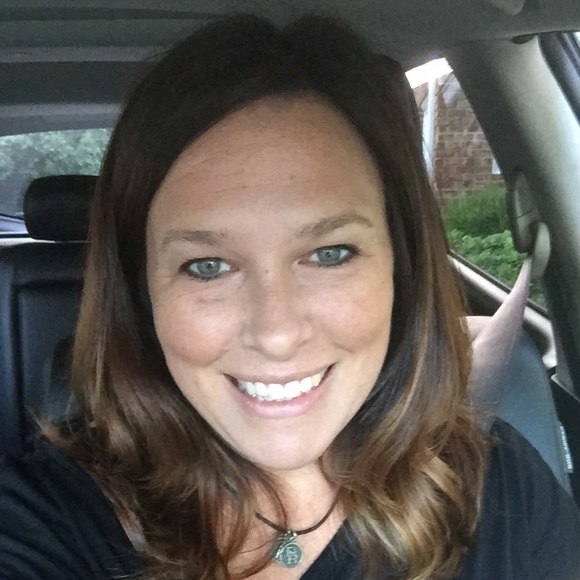 Profile Picture of Catherine Bergethon (@vbmommy123) on Poshmark