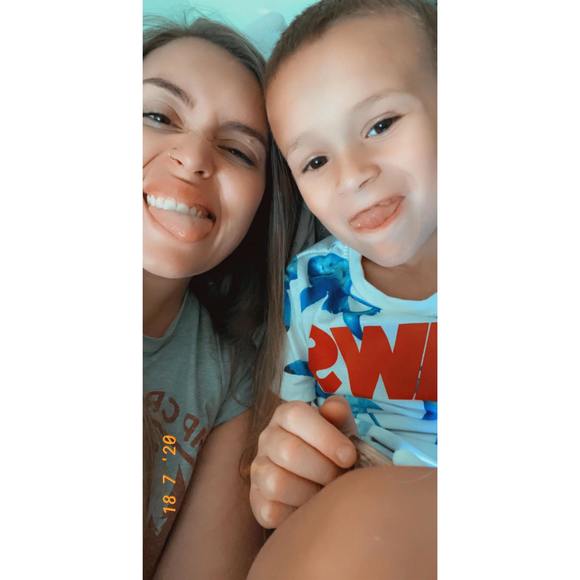 Profile Picture of Jade Sandone (@jadekx917) on Poshmark