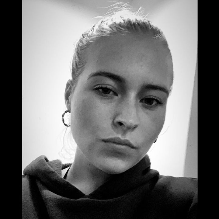 Laura Gates - Tiktok Profile Picture of Laura Gates (@@laura_gates) on Tiktok