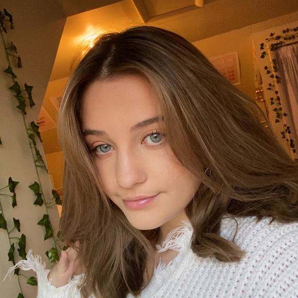 Profile Picture of Chloe Shifflett (@chloeshiffle713) on Poshmark
