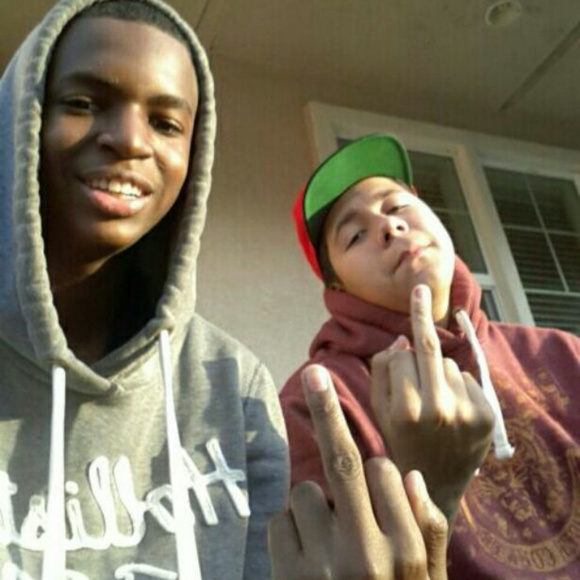 Profile Picture of Anthony Vierra (@anthony4519) on Poshmark