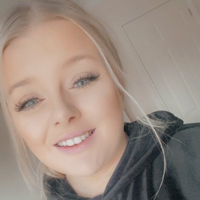 Profile Picture of Becky Mansfield (@BeckyyWebster) on Twitter