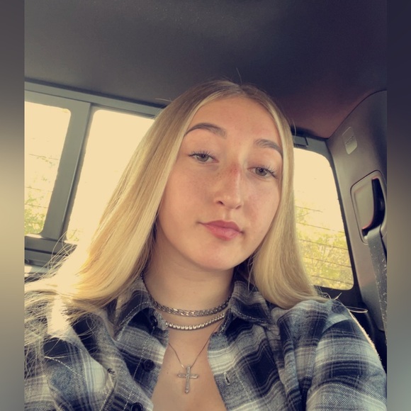 Profile Picture of Hailey Graham (@hailey_graham) on Poshmark
