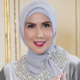 Profile Picture of Venna Melinda (@vennamelindareal) on Instagram