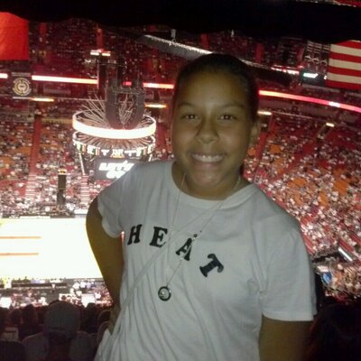 Profile Picture of Amanda Calderon (@mandi20cal) on Twitter