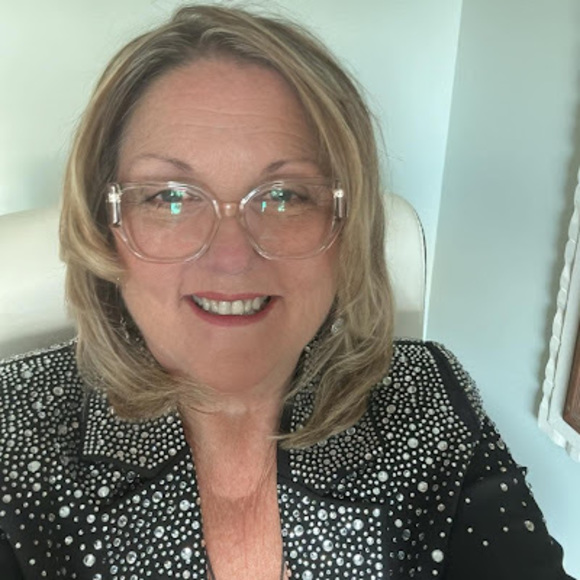 Profile Picture of Darilyn Coles (@darilyncoles) on Poshmark