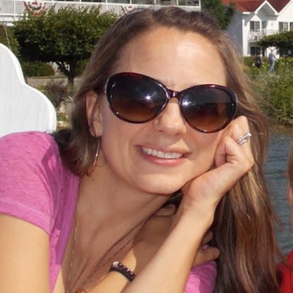 Profile Picture of Stephanie Gamauf (@spgamauf) on Poshmark