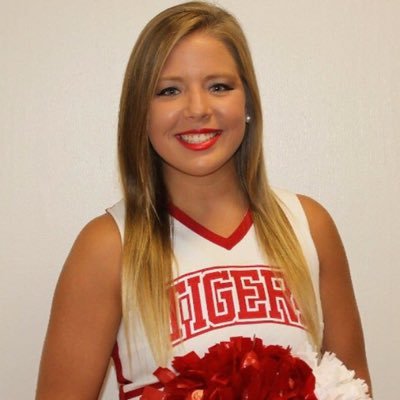 Profile Picture of Elizabeth Waddell (@b_e_t_hwaddell) on Twitter