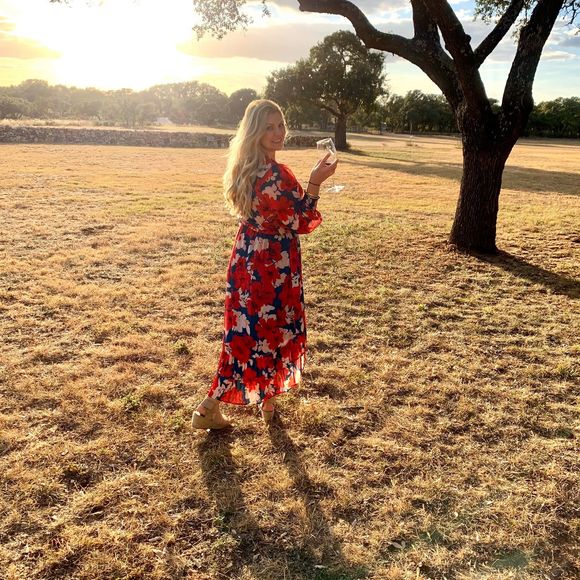 Profile Picture of Chelsey Wright (@chelseywright31) on Poshmark