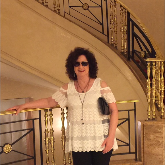 Profile Picture of Ellen Lazarus (@ellensue24) on Poshmark