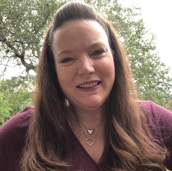 Profile Picture of Kim Booher (@kbooher) on Poshmark