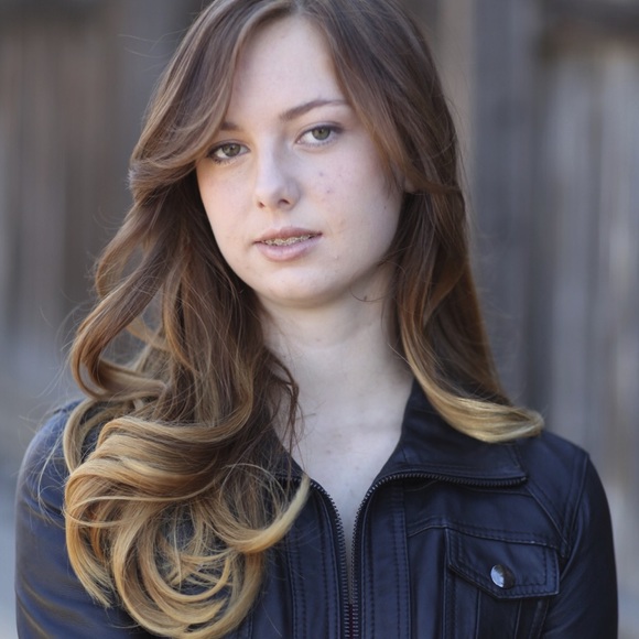 Profile Picture of Katie Stecklein (@kestecklein) on Poshmark