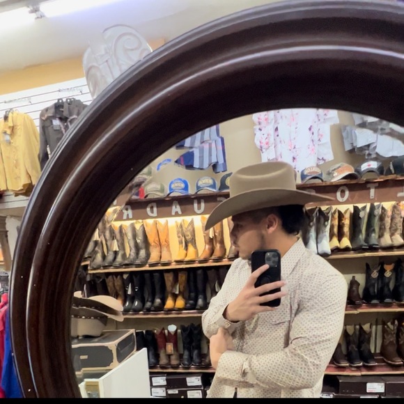 Chris Estevez - Poshmark Profile Picture of Chris Estevez (@martellyb0) on Poshmark