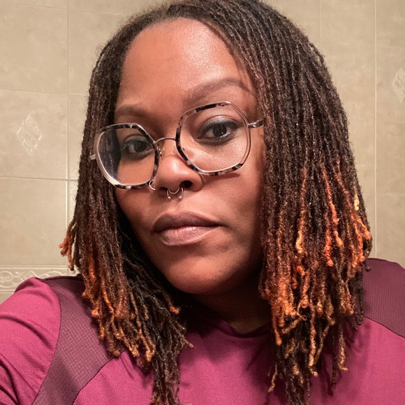 Profile Picture of Jamie Zackery (@boussie22) on Poshmark