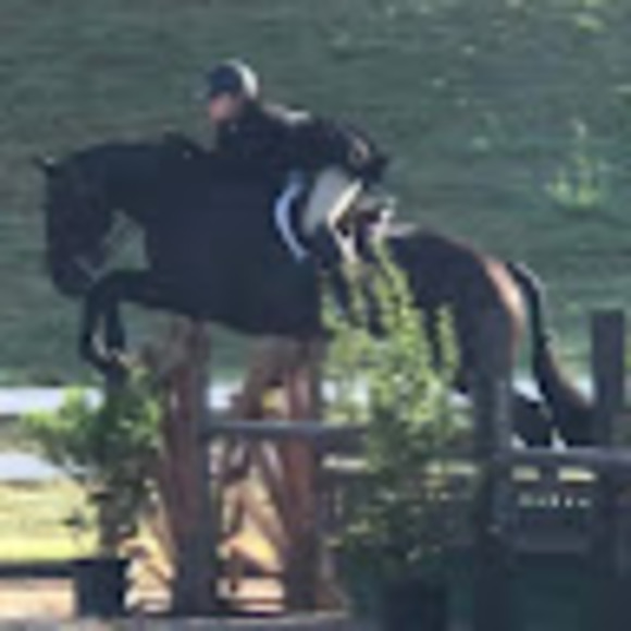 Profile Picture of Kristin Walty (@k_walty) on Poshmark