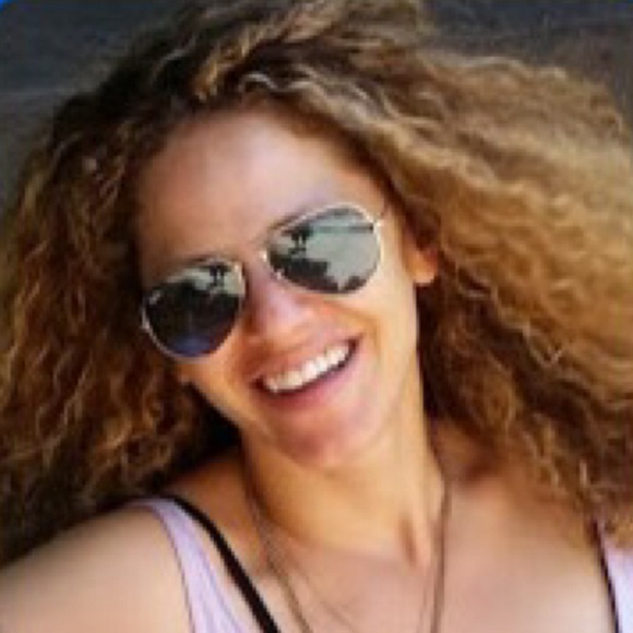 Profile Picture of Andrea Margulies (@andreamargulies) on Poshmark