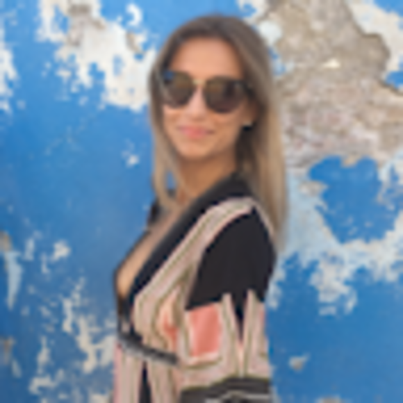 Profile Picture of Nina Knizner (@ninaknizner) on Poshmark
