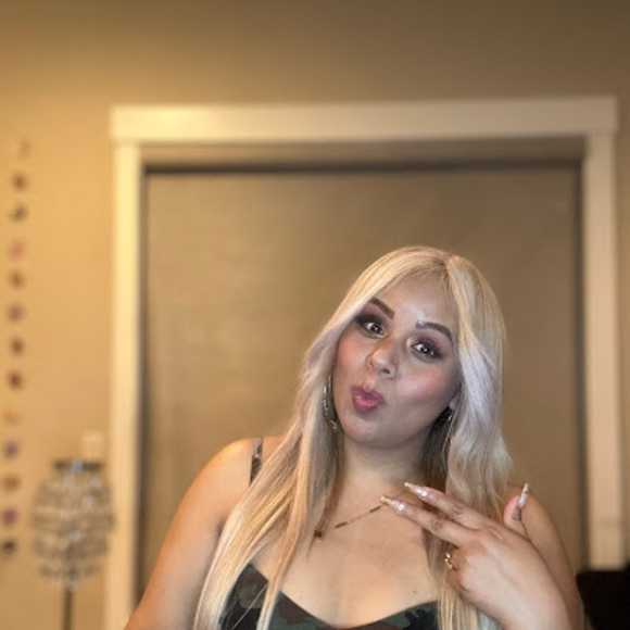 Rocio Madrigal - Poshmark Profile Picture of Rocio Madrigal (@rosemc5070) on Poshmark