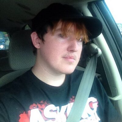 Profile Picture of Robbie Brock (@TxCEmoKidd) on Twitter
