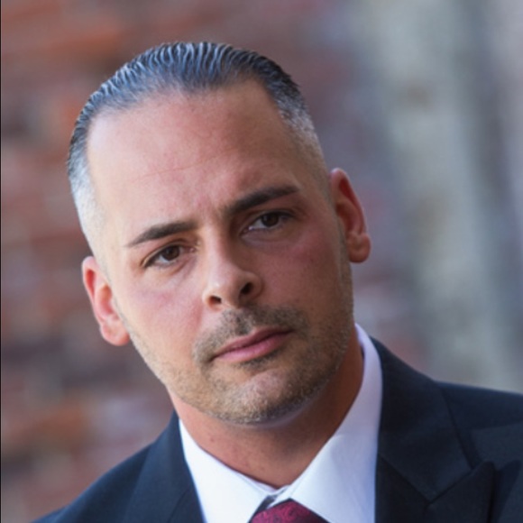 Profile Picture of Doug Assiff (@junior1377) on Poshmark