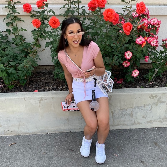 Cierra Rocquemore - Poshmark Profile Picture of Cierra Rocquemore (@cierracapri) on Poshmark