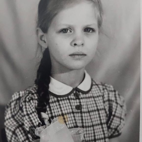 Profile Picture of Yulka Shmakova (@sarasotafl) on Poshmark
