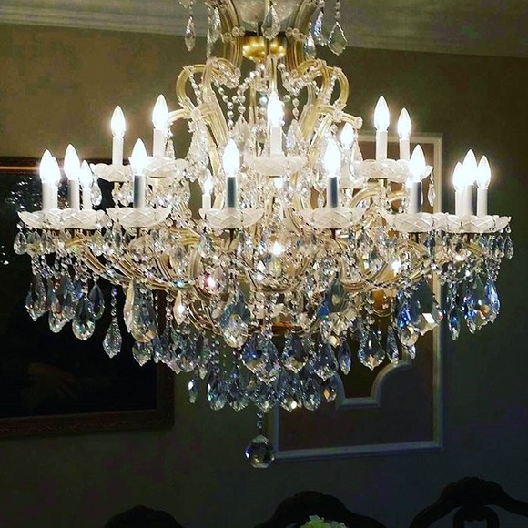 Profile Picture of Legrande Interiordesign (@gwenithl) on Poshmark