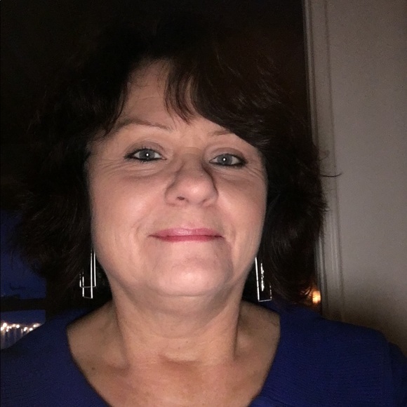 Profile Picture of Joanne Palmatier (@onthebay2016) on Poshmark