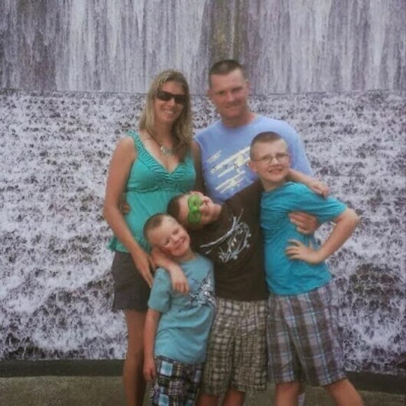 Profile Picture of Crystal Drew (@cldrew2) on Poshmark