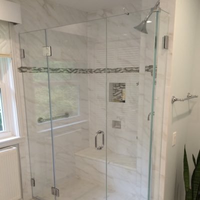 Profile Picture of Dennis Tompkins (@yorktownglass) on Twitter