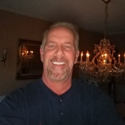 Profile Picture of Ed Finch (@Eddiereal) on Twitter