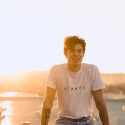 Profile Picture of Shawn Mendes Fans (@TomHoll90125192) on Twitter