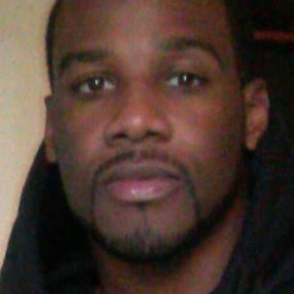 Profile Picture of Leon Neal (@leonneal) on Poshmark