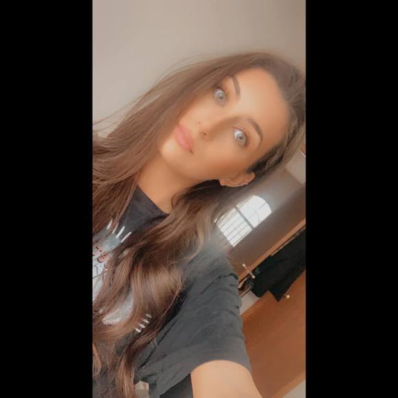 Profile Picture of Deanna Attieh (@deannaattieh) on Poshmark