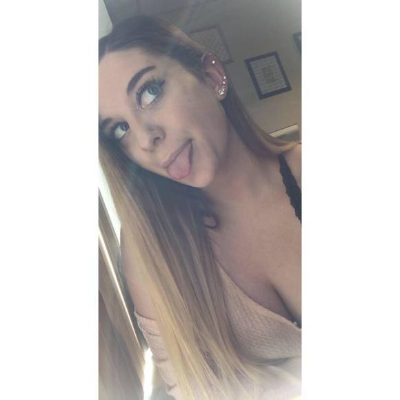 Profile Picture of Shelby Slaboda (@shelby_slaboda) on Poshmark