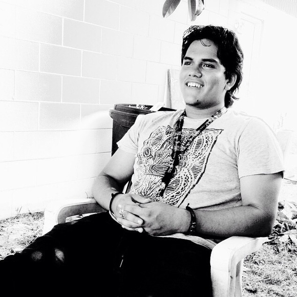 Profile Picture of Isaac Santana (@isaac_santana) on Poshmark