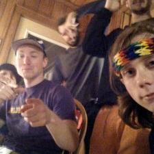 Profile Picture of Andy Cutrell (@turntupandy) on Twitter