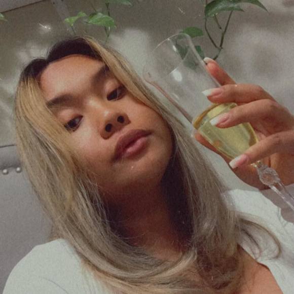 Kim Chhum - Poshmark Profile Picture of Kim Chhum (@_kimmylicious) on Poshmark